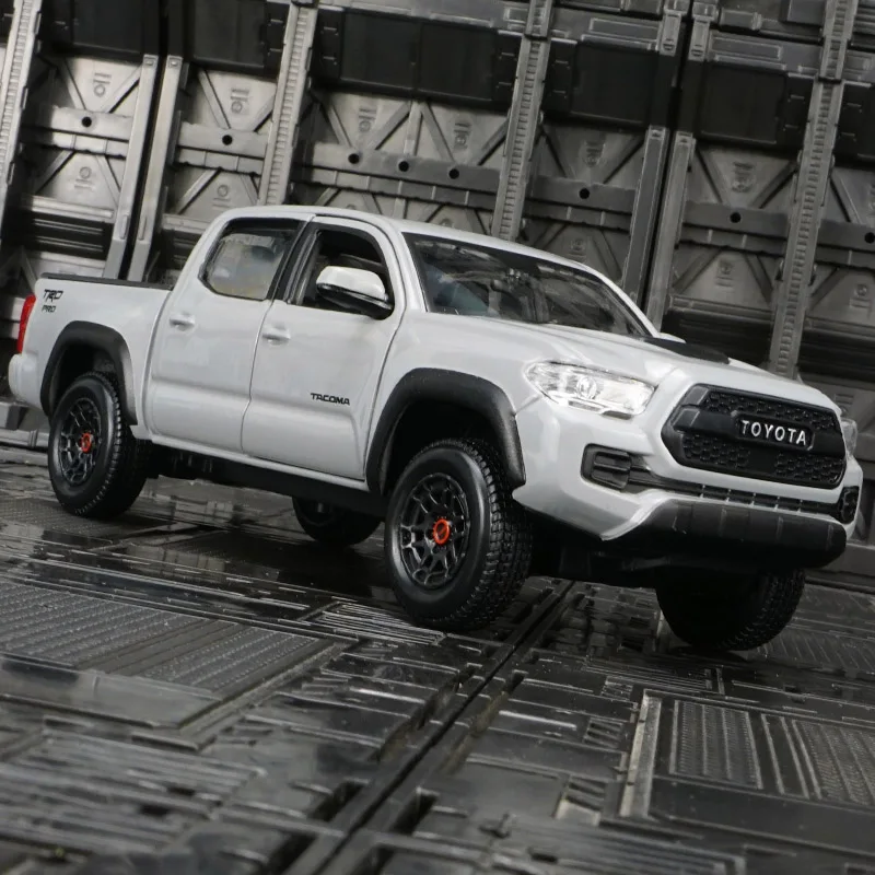 Maisto 1:27 Toyota Tacoma TRD PRO Diecast Model 2 Maisto 1:27 Toyota Tacoma TRD PRO Diecast Model - Image 2