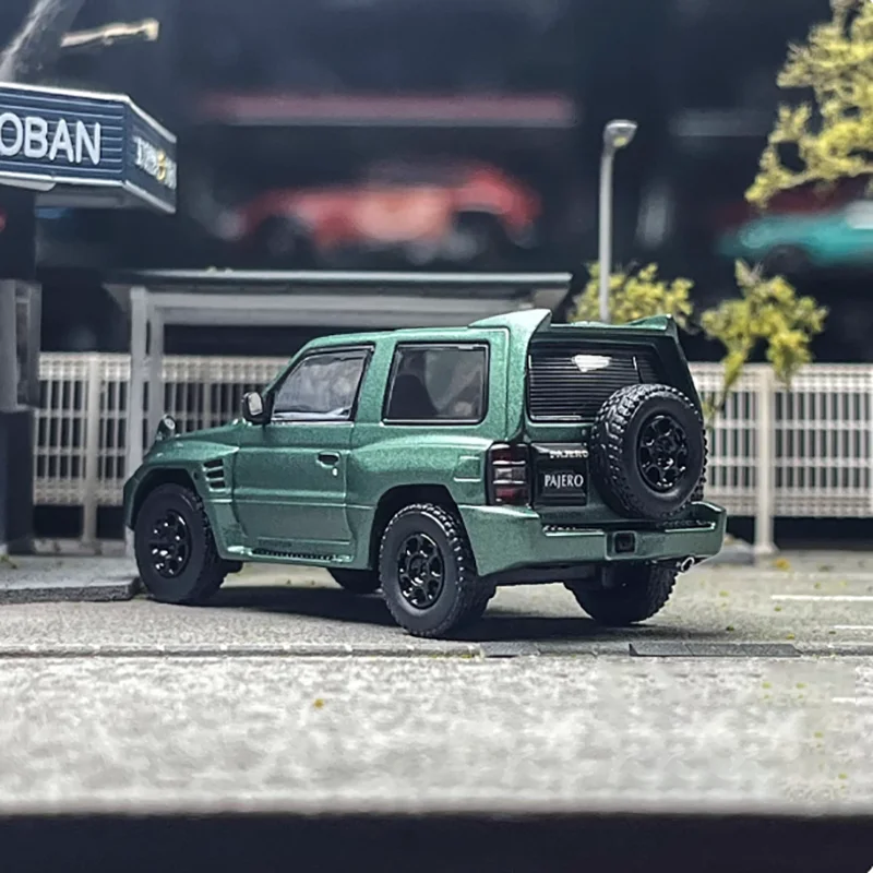 INNO 1:64 Mitsubishi Pajero Evolution Model 4 INNO 1:64 Mitsubishi Pajero Evolution Model - Image 4