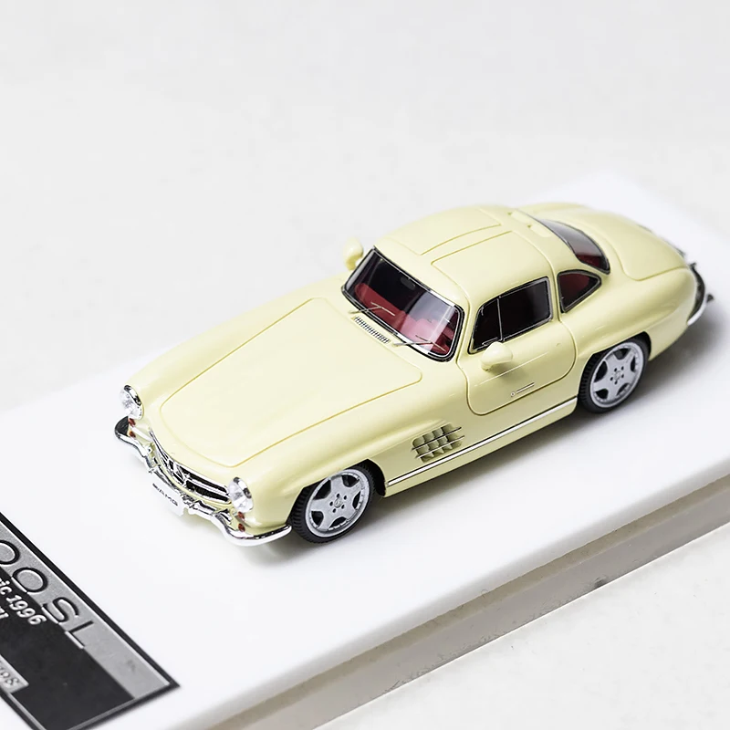 1:64 Mercedes-Benz 300SL Diecast Model Collection 7 1:64 Mercedes-Benz 300SL Diecast Model Collection - Image 7