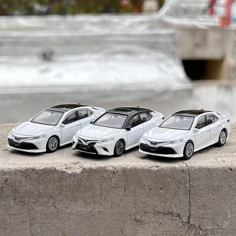 1:64 Scale 8th CAMRY Alloy Model Car Set 2 1:64 Scale 8th CAMRY Alloy Model Car Set - Image 2