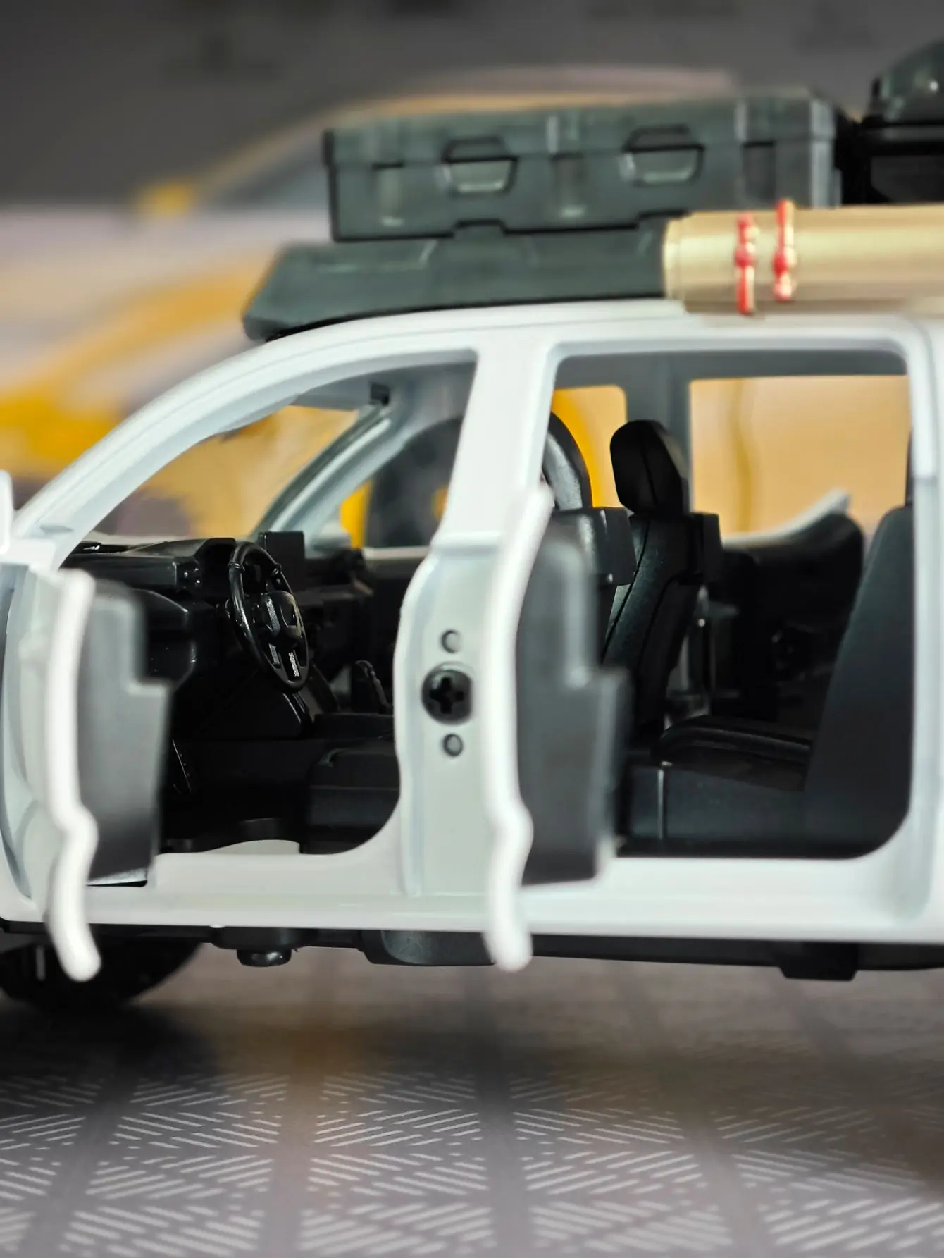 Tacoma Travel Camping Edition Diecast Model 1:32 3 Tacoma Travel Camping Edition Diecast Model 1:32 - Image 3