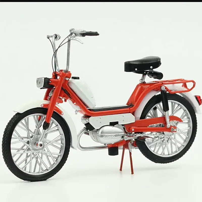 Diecast 1:18 Scale Motorcycle Model Collection 4 Diecast 1:18 Scale Motorcycle Model Collection - Image 4