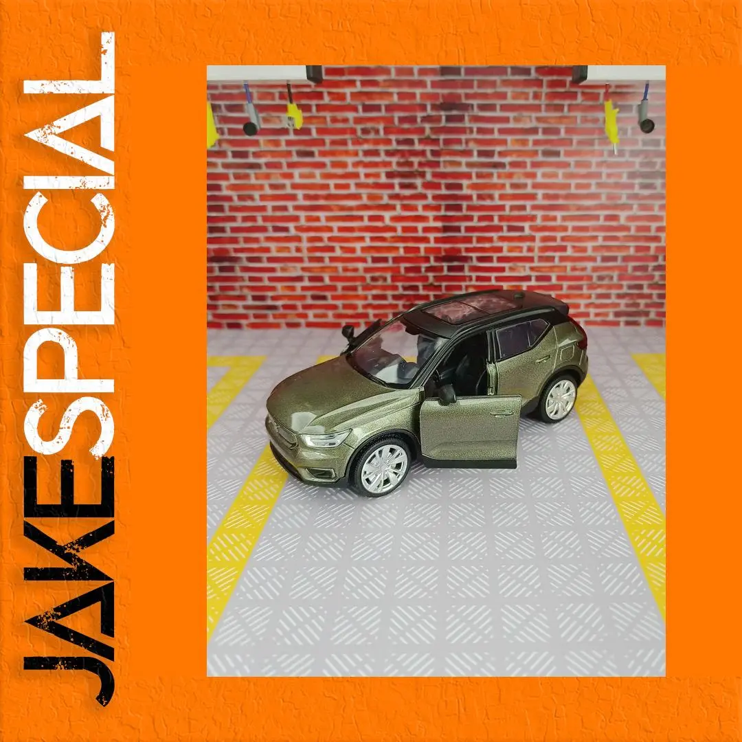 Volvo XC40 1:32 Scale Diecast Model 1 Volvo XC40 1:32 Scale Diecast Model