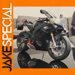 Ducati V4S Racing Motorcycle 1:6 Scale Model