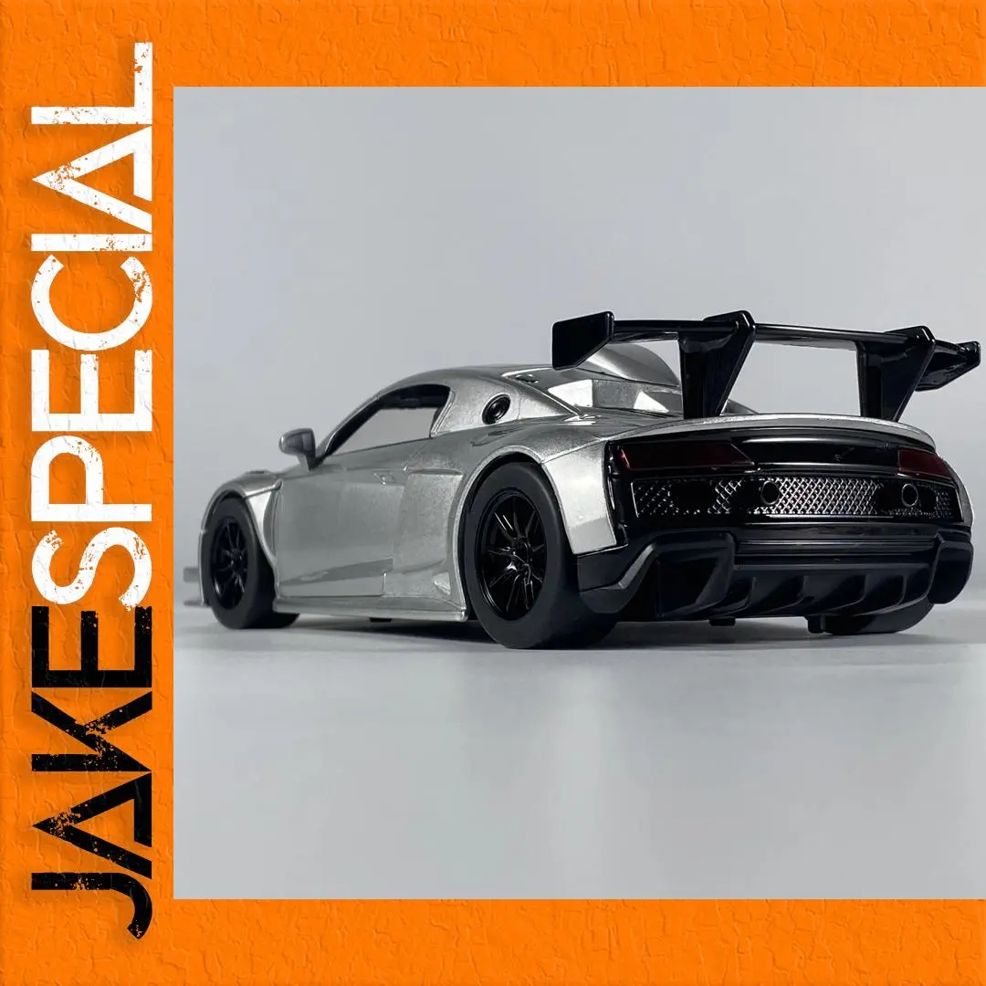 1:24 Scale R8 LMS GT2 Diecast Model Car 1 1:24 Scale R8 LMS GT2 Diecast Model Car