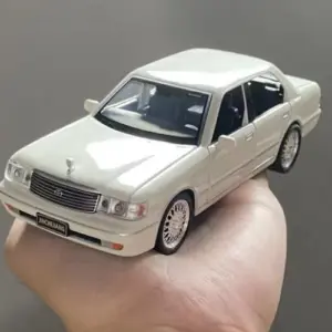 Toyota Crown Royal 1:32 Diecast Model 11 09d459dc0ac24284afe77513 upscaled