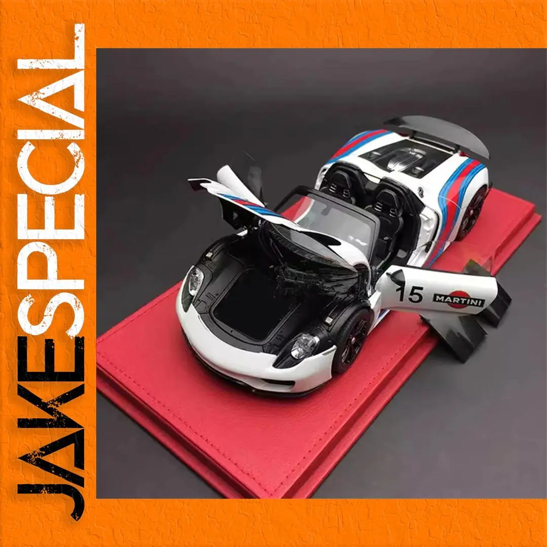 1:18 Porsche 918 Spyder Martini Diecast Model 1 1:18 Porsche 918 Spyder Martini Diecast Model