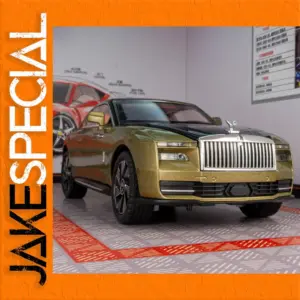 Spectre 1:24 Diecast Model Car Gold Finish