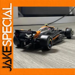 McLaren MCL60 1:24 Diecast Model Car