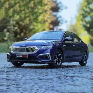 Vibrant Orange 1:18 ŠKODA Octavia PRO Model 18 S017a976ab31d4770bf595d096435bafan