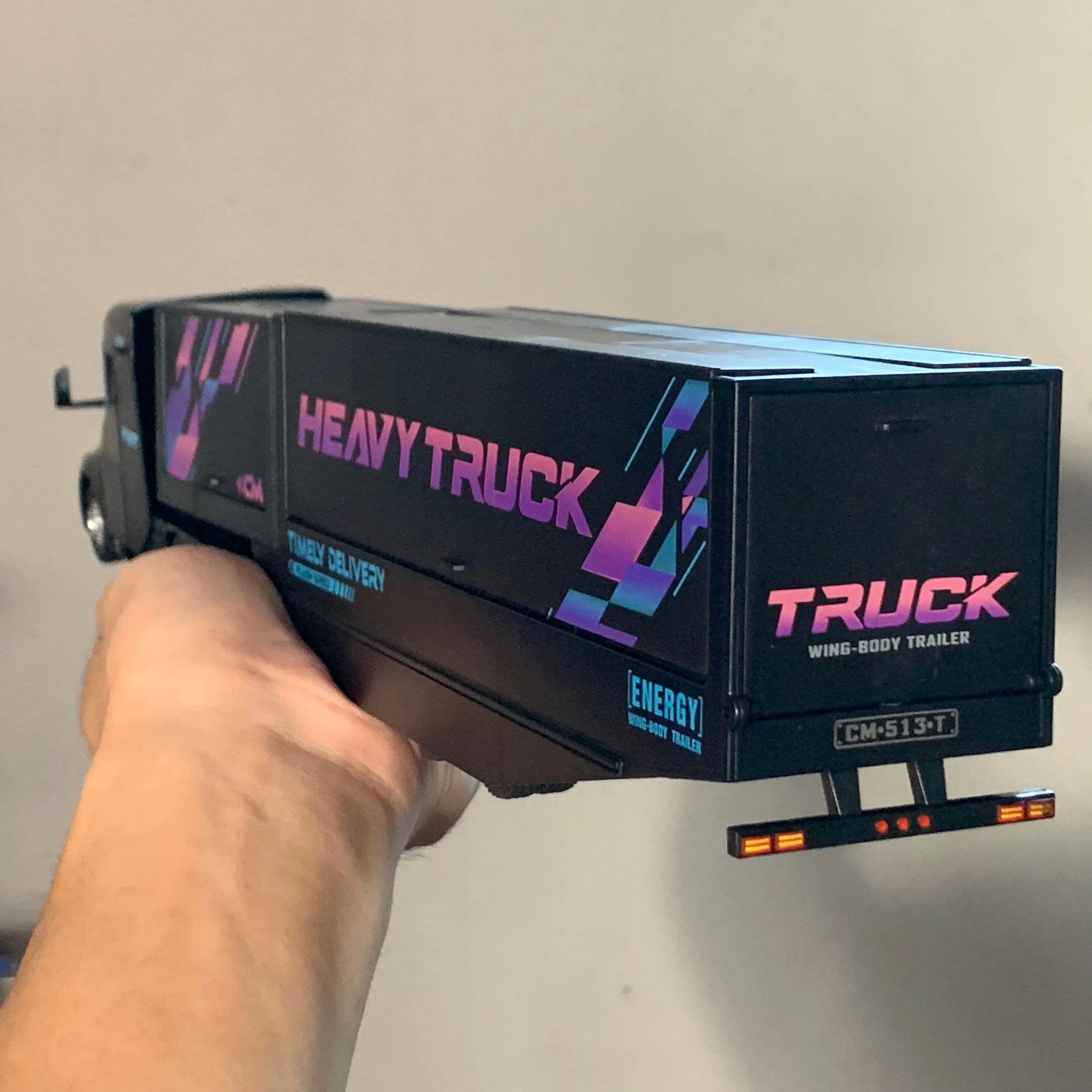 1:32 Scale Diecast Semi-Container Truck Model 5 1:32 Scale Diecast Semi-Container Truck Model - Image 5