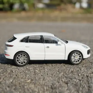 1:24 Porsche Cayenne Turbo Diecast Model 11 S05f6691815b043f6be0aed7315e8af0cI 1