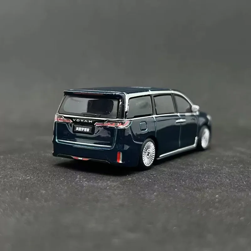 Bburago VOYAH 1:64 Diecast Model Car 5 Bburago VOYAH 1:64 Diecast Model Car - Image 5