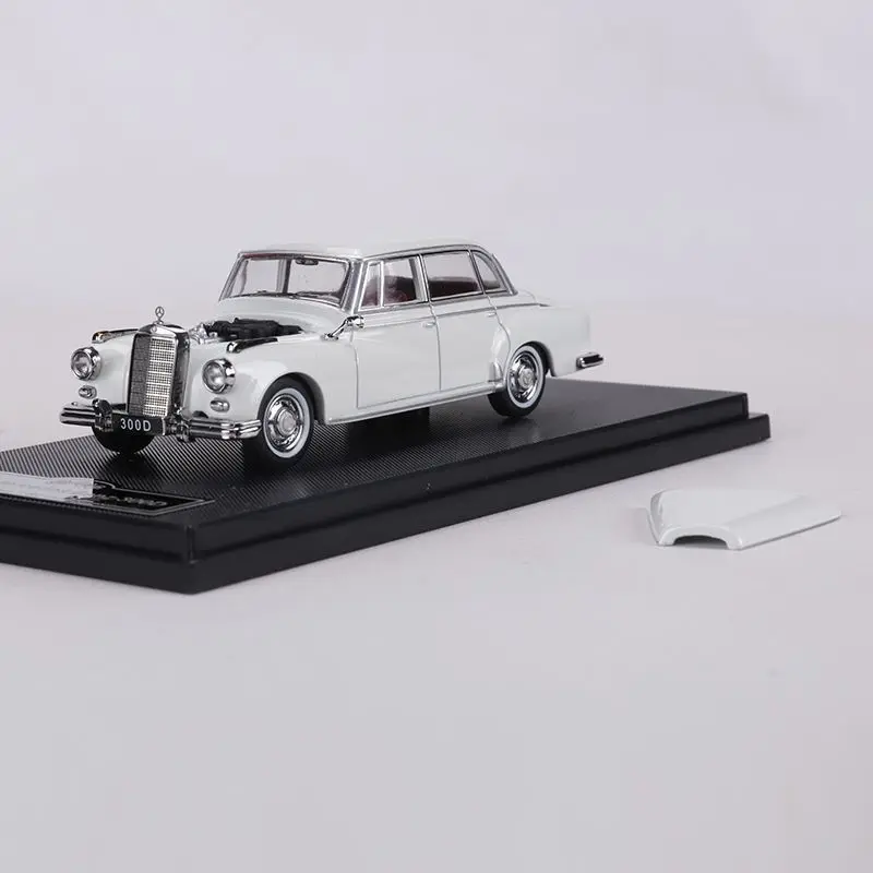 1959 Mercedes-Benz 300D Diecast Model 10 1959 Mercedes-Benz 300D Diecast Model - Image 10