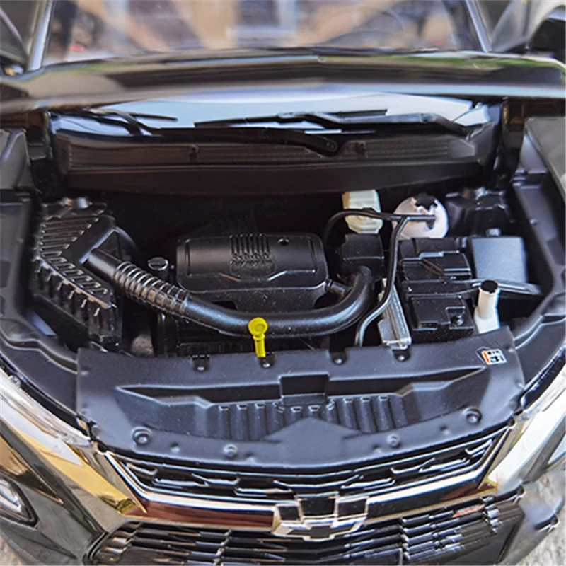 1:18 Scale Chevrolet Blazer Diecast Model 5 1:18 Scale Chevrolet Blazer Diecast Model - Image 5