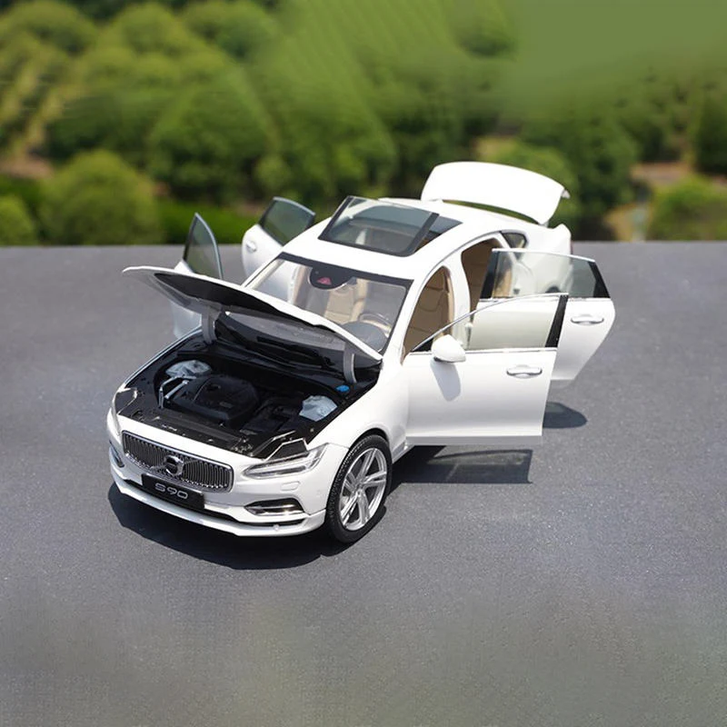 2023 Volvo S90 1:18 Diecast Model in Glossy Black 4 2023 Volvo S90 1:18 Diecast Model in Glossy Black - Image 4