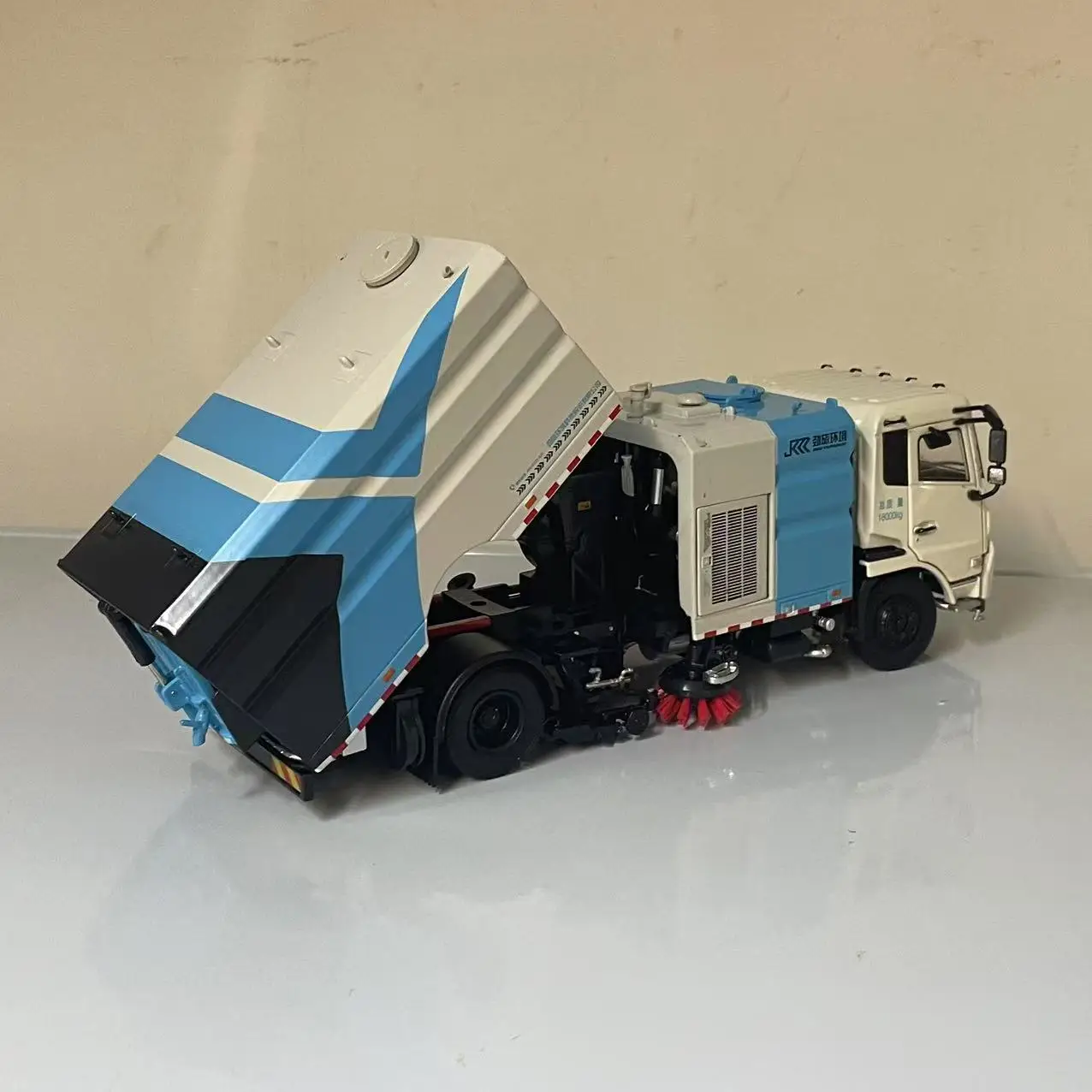 White and Blue Die-Cast Cleaning Sweeper Truck 6 White and Blue Die-Cast Cleaning Sweeper Truck - Image 6