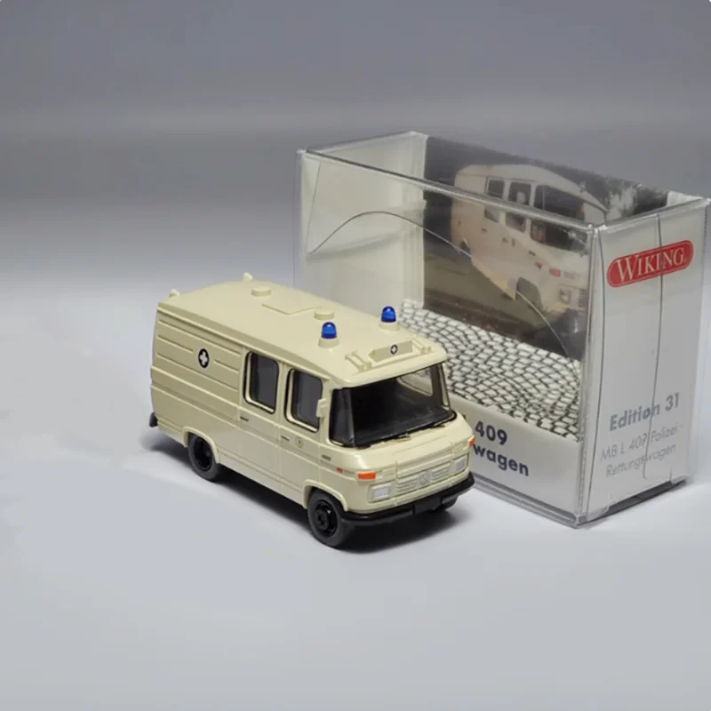 Vintage Ambulance Model WIKING 1:87 Scale 1 Vintage Ambulance Model WIKING 1:87 Scale