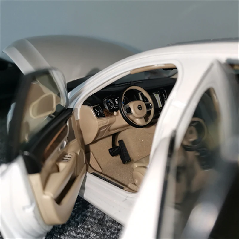 2023 Volvo S90 1:18 Diecast Model in Glossy Black 6 2023 Volvo S90 1:18 Diecast Model in Glossy Black - Image 6