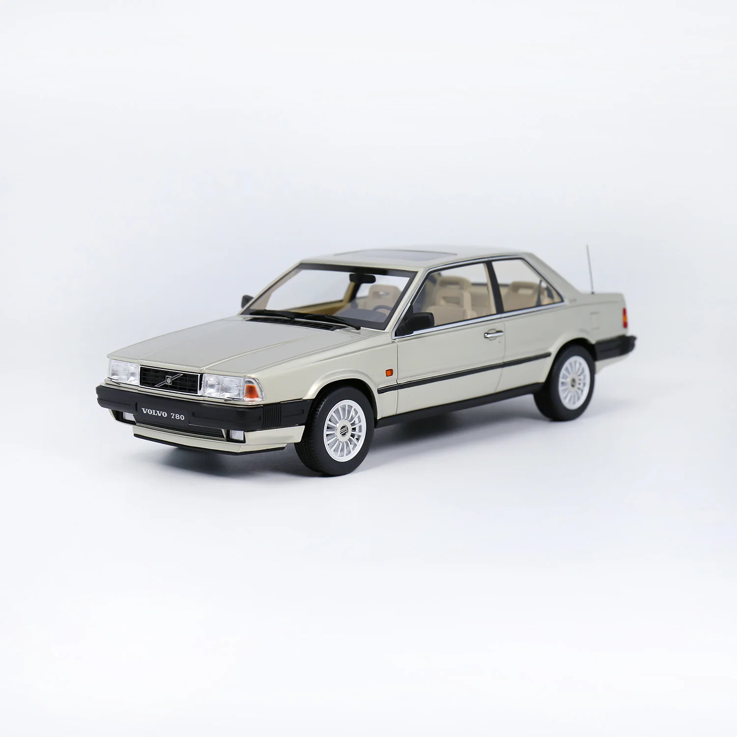 Volvo 780 Resin Model 1-18 Scale Collectible 1 Volvo 780 Resin Model 1-18 Scale Collectible