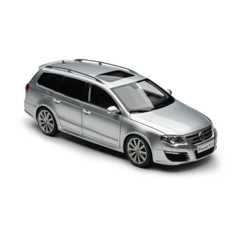 Volkswagen Passat R36 1:18 Scale Diecast Model 4 Volkswagen Passat R36 1:18 Scale Diecast Model - Image 4