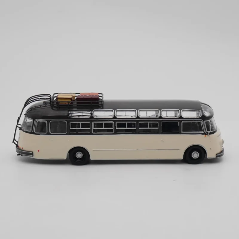 Vintage GMC bus model by IXO 1/43 scale 5 Vintage GMC bus model by IXO 1/43 scale - Image 5