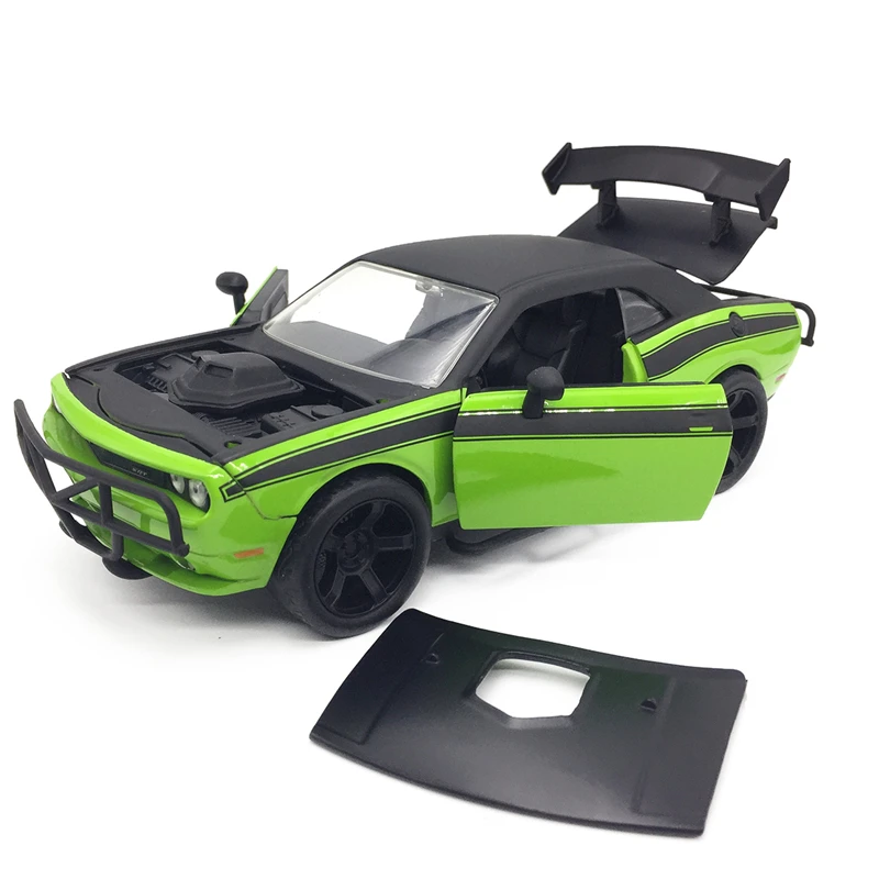 Vibrant Green Dodge Challenger SRT8 Model 7 Vibrant Green Dodge Challenger SRT8 Model - Image 7