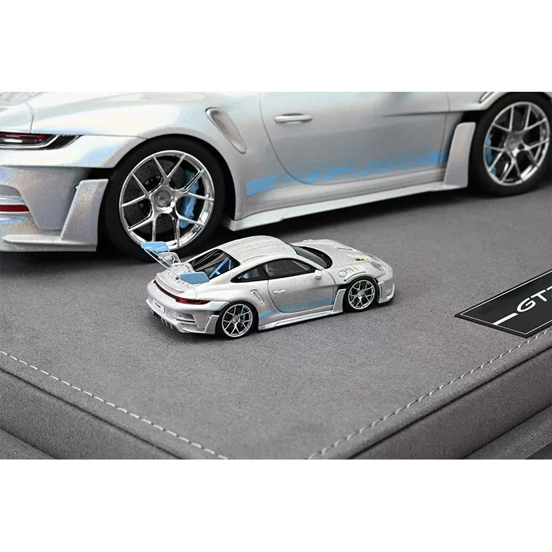 Porsche 911 GT3 RS Resin Miniature Set 4 Porsche 911 GT3 RS Resin Miniature Set - Image 4