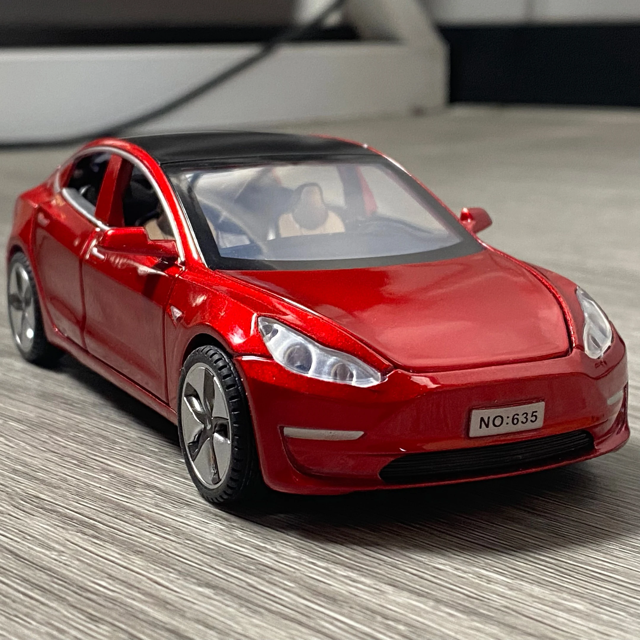 Pink Electric Car Model 1:32 Diecast Collectible 4 Pink Electric Car Model 1:32 Diecast Collectible - Image 4