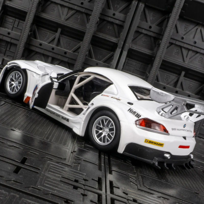 BMW Z4 1:24 Alloy Racing Model 5 BMW Z4 1:24 Alloy Racing Model - Image 5