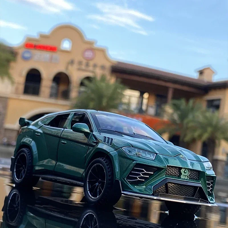 Lamborghini Urus 1:32 Diecast Metal Model 4 Lamborghini Urus 1:32 Diecast Metal Model - Image 4