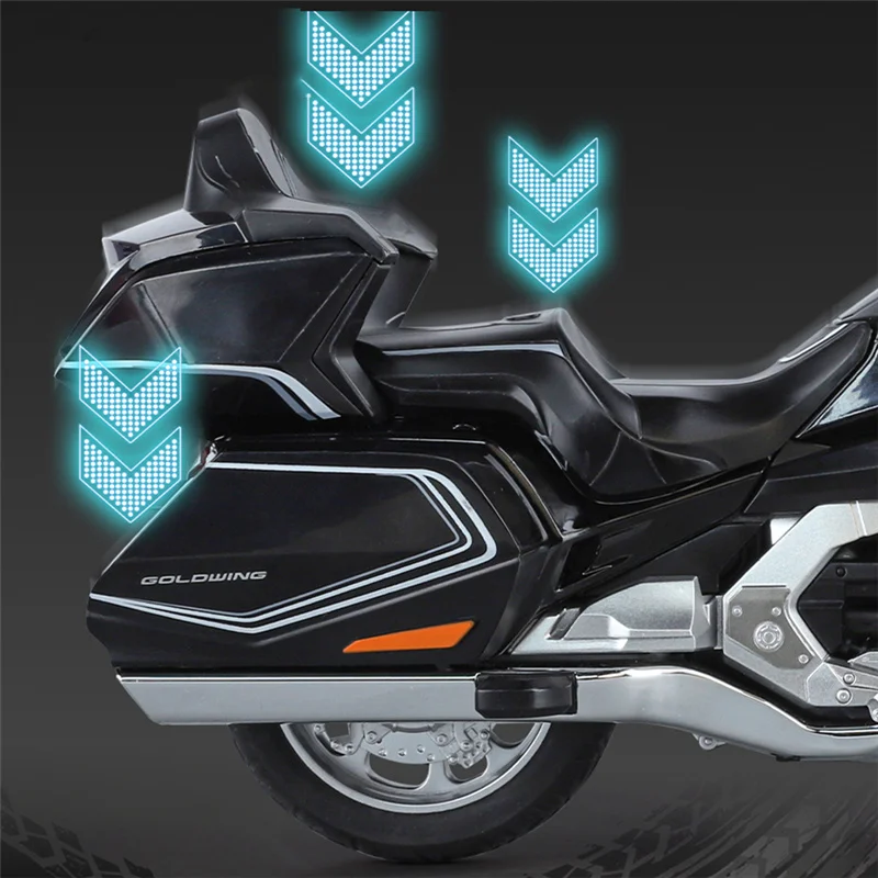 Red Honda Gold Wing GL800 2021 Diecast Model 6 Red Honda Gold Wing GL800 2021 Diecast Model - Image 6