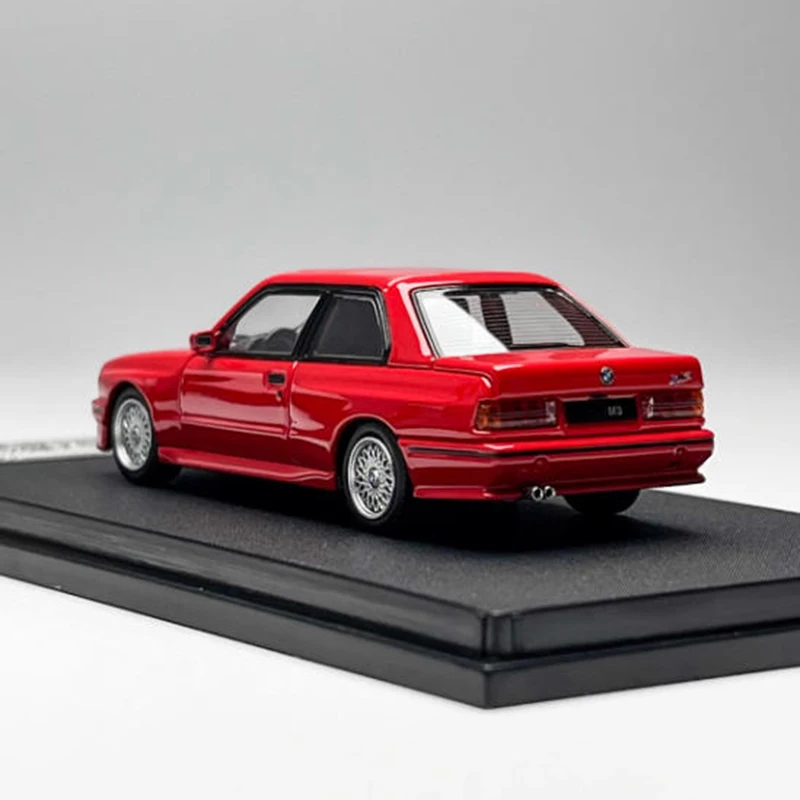 1/64 BMW M3 E30 Sport Diecast Model 5 1/64 BMW M3 E30 Sport Diecast Model - Image 5