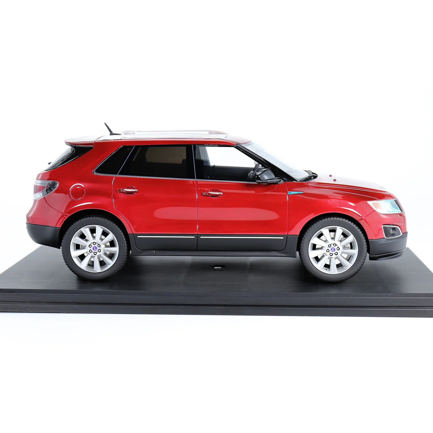 Red Saab 9-4X Resin Model 1:18 Scale by DNA 4 Red Saab 9-4X Resin Model 1:18 Scale by DNA - Image 4