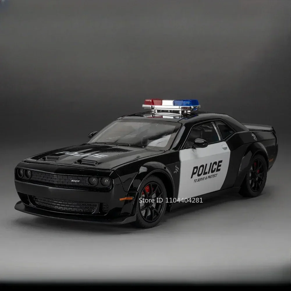 1:24 Scale Diecast Challenger SRT Hellcat & Police Car 10 1:24 Scale Diecast Challenger SRT Hellcat & Police Car - Image 10