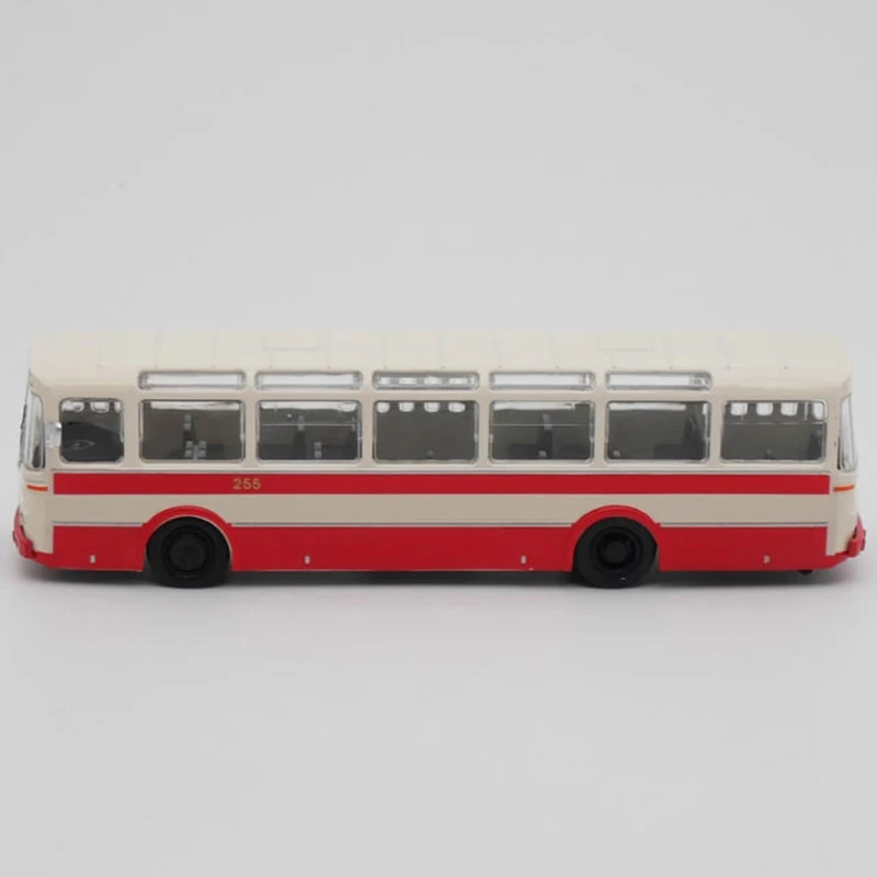 IXO 1:72 Skoda Karosa SM 11 Model Bus 3 IXO 1:72 Skoda Karosa SM 11 Model Bus - Image 3