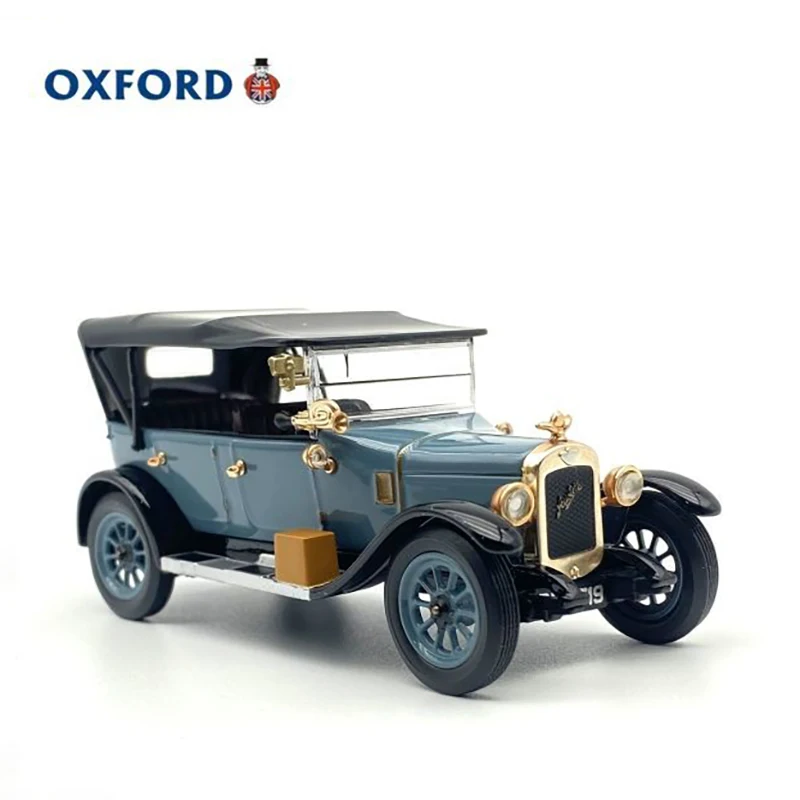 Vintage Black Austin Taxi Model in 1:43 Scale 4 Vintage Black Austin Taxi Model in 1:43 Scale - Image 4