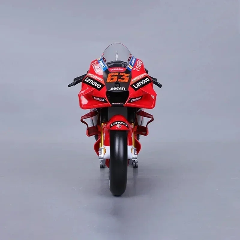Ducati Desmosedici GP22 1:6 Scale Model 4 Ducati Desmosedici GP22 1:6 Scale Model - Image 4