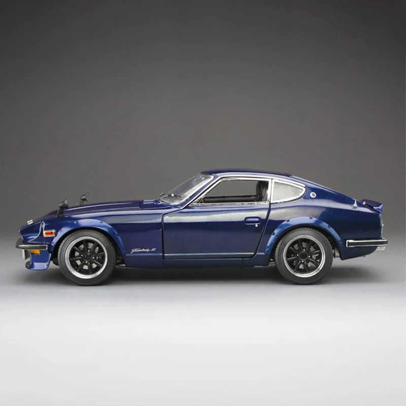 SunStar 1/18 Scale 1971 Fairlady Z Diecast Model 6 SunStar 1/18 Scale 1971 Fairlady Z Diecast Model - Image 6