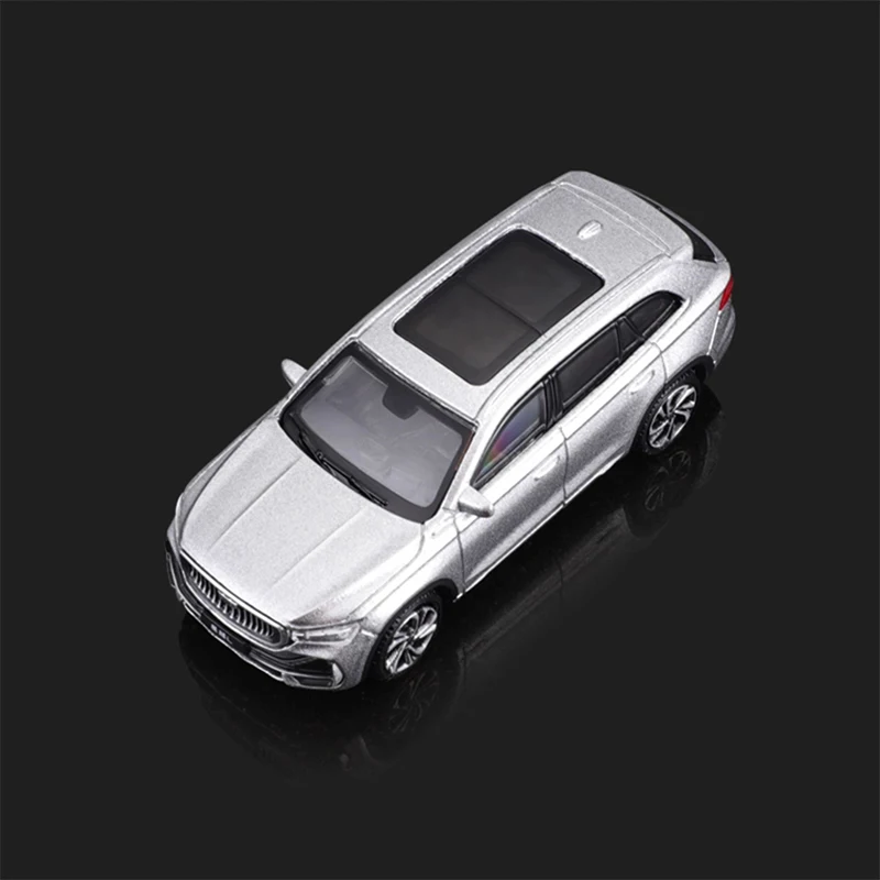Geely Xingyue L 1:64 Diecast Model in Blue or Silver 6 Geely Xingyue L 1:64 Diecast Model in Blue or Silver - Image 6