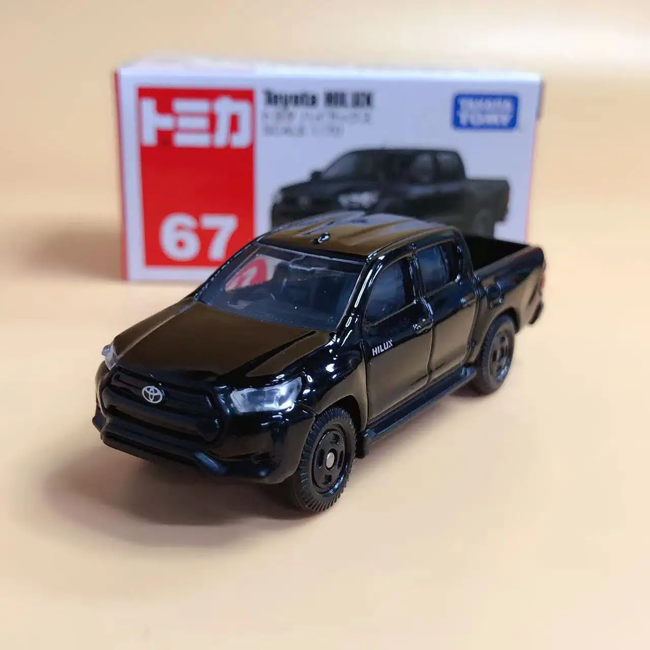 Toyota Hilux No. 67 Diecast Model Car 1:70 7 Toyota Hilux No. 67 Diecast Model Car 1:70 - Image 7