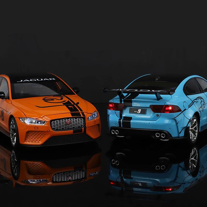 1/18 Jaguar XE SV Project 8 Diecast Model 4 1/18 Jaguar XE SV Project 8 Diecast Model - Image 4
