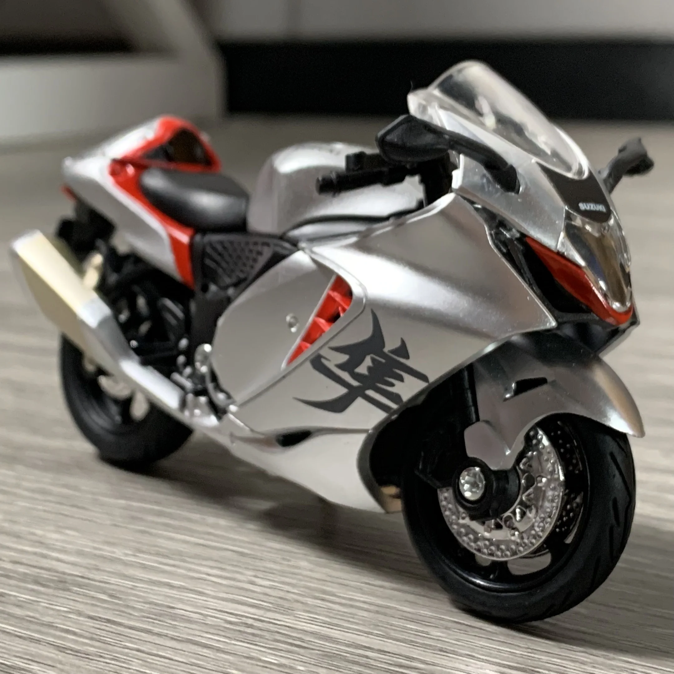 1:18 Scale Diecast Motorcycle Model Collection 3 1:18 Scale Diecast Motorcycle Model Collection - Image 3