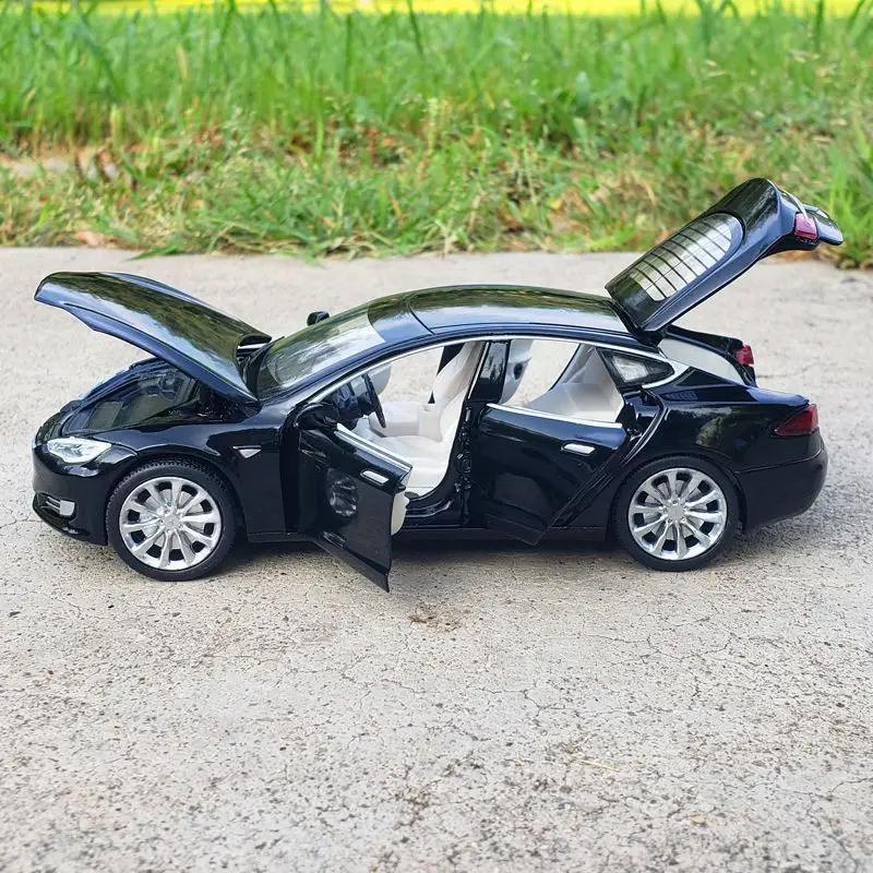 1:32 Tesla Model S & 3 Diecast Miniature 2 1:32 Tesla Model S & 3 Diecast Miniature - Image 2