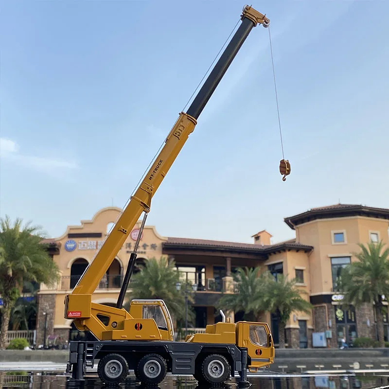 1:50 Scale Diecast Alloy Crane Model 4 1:50 Scale Diecast Alloy Crane Model - Image 4