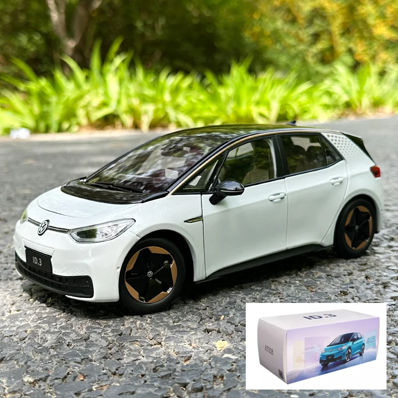 1:18 VW ID.3 SUV Diecast Model in Teal 8 1:18 VW ID.3 SUV Diecast Model in Teal - Image 8