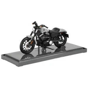Harley Davidson Iron 883 Scale Model 1:18 9 S35d83bd68bc94675b82079e52657a31bI 1
