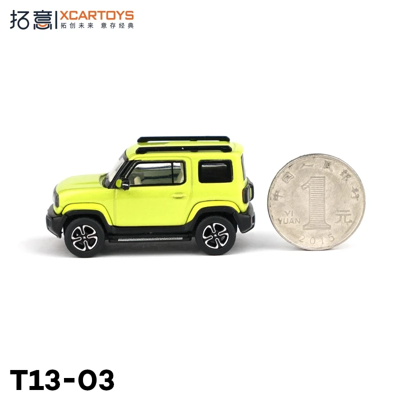 Vibrant Green Diecast Tram Model for Collectors 4 Vibrant Green Diecast Tram Model for Collectors - Image 4