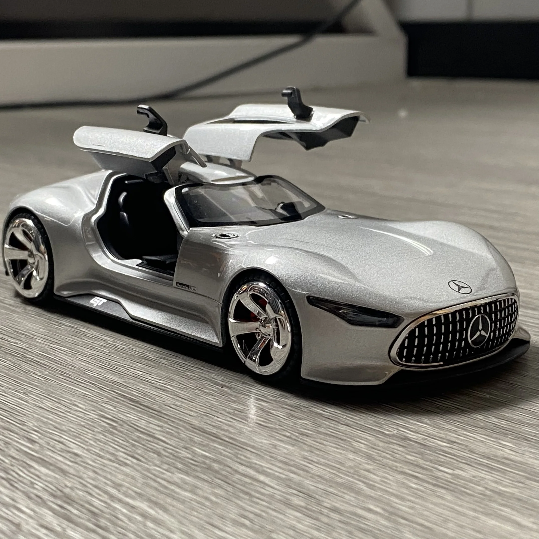 Mercedes-Benz AMG Vision GT 1:32 Diecast Model 3 Mercedes-Benz AMG Vision GT 1:32 Diecast Model - Image 3