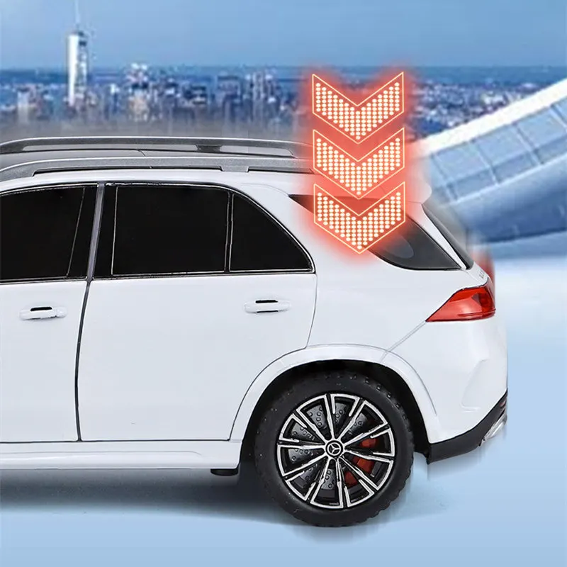 Mercedes-Benz GLE 1:24 Diecast Model in Black, Blue, White 6 Mercedes-Benz GLE 1:24 Diecast Model in Black, Blue, White - Image 6